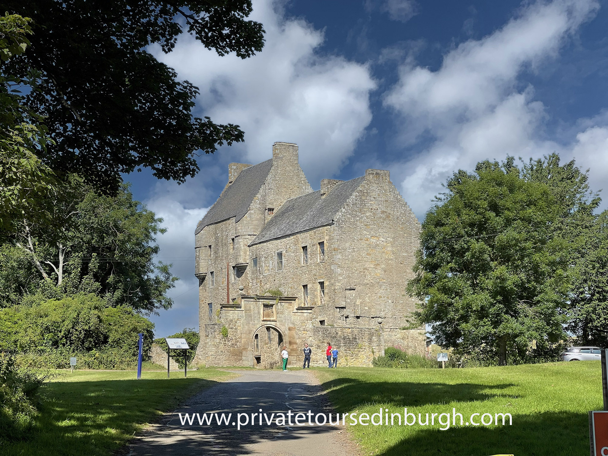 Lallybroch / Midhope Castle , Scotland